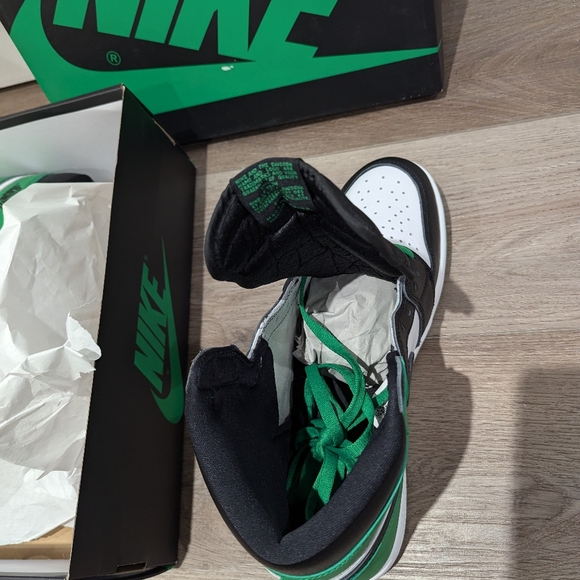 Jordan 1 OG High Lucky Green - Picture 4 of 5